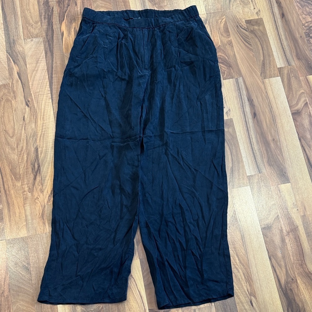 Eileen Fisher black wide legged soft Pants